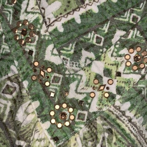 Alfred Dunner Short-Sleeve Green Geometric Beaded V-Neck Top - Picture 4 of 9